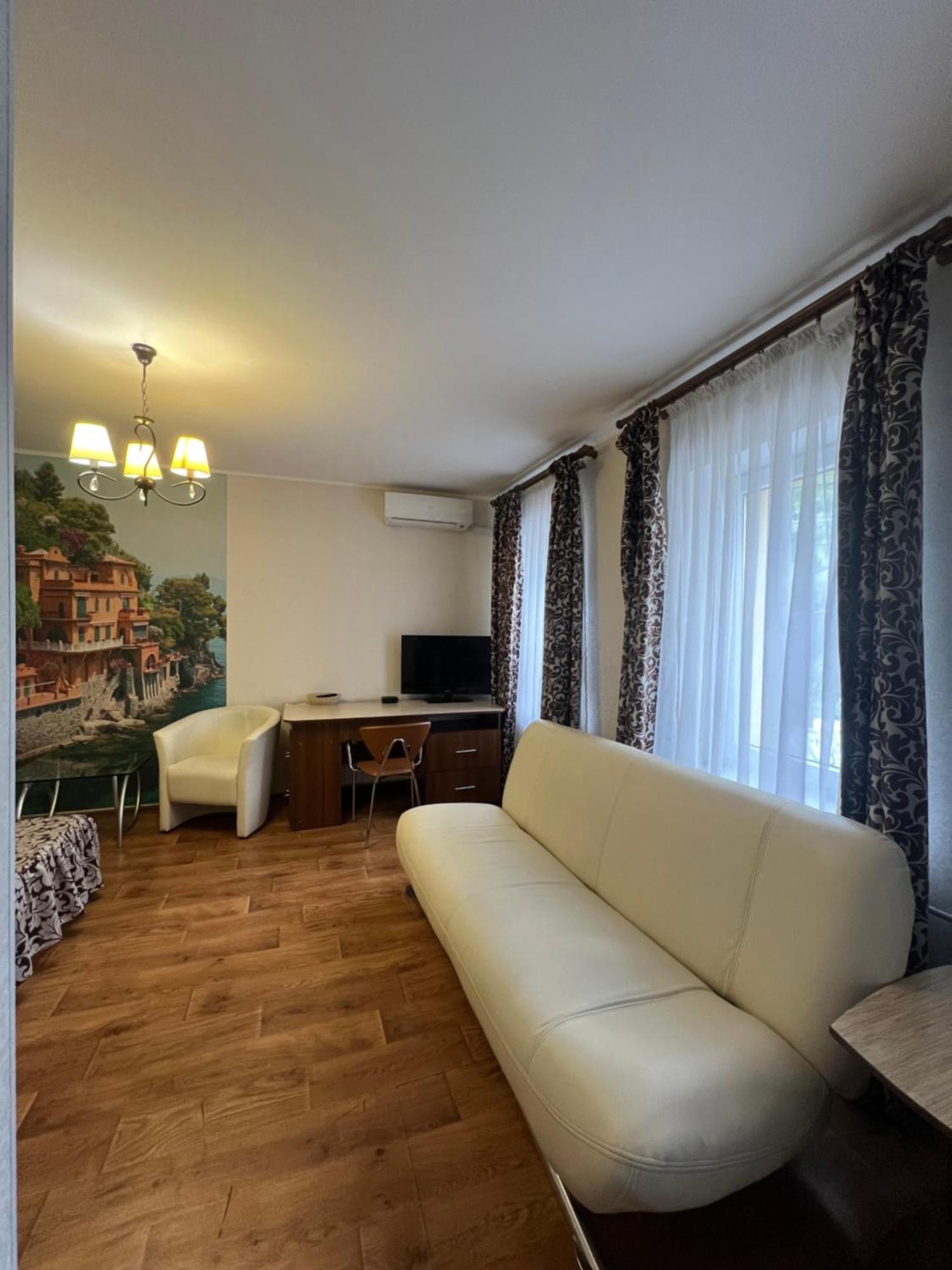 Asotel Charkiv Esterno foto